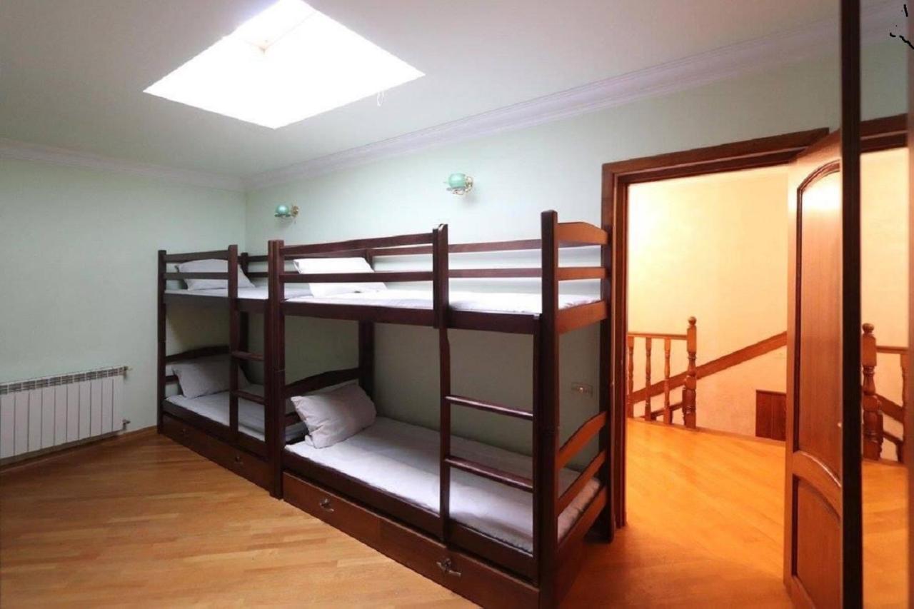 Tumanyan Hostel And Tours Ереван Номер фото